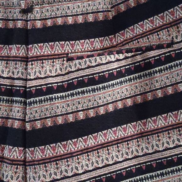 Ann Taylor Loft Size 6 Tapestry like Pink Floral Geometric Short Shorts Pockets - Picture 4 of 8
